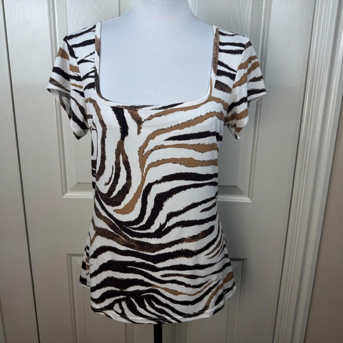 Venus Women Top Sz M Ivory Zebra Print Square Neck Fitted Stretch Short Sleeve