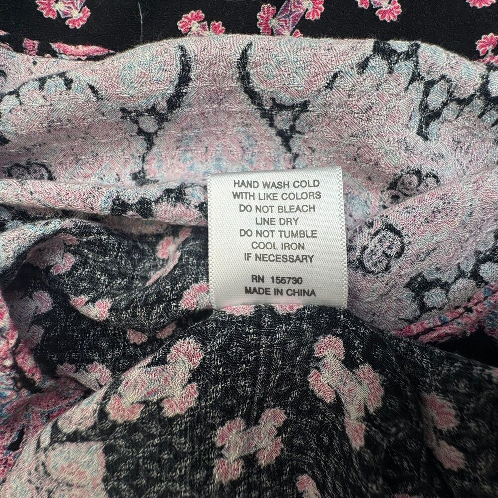 Rose & Olive Top Sz S Black Floral Ruffle Crew Neck Crochet Trim Flutter Sleeve