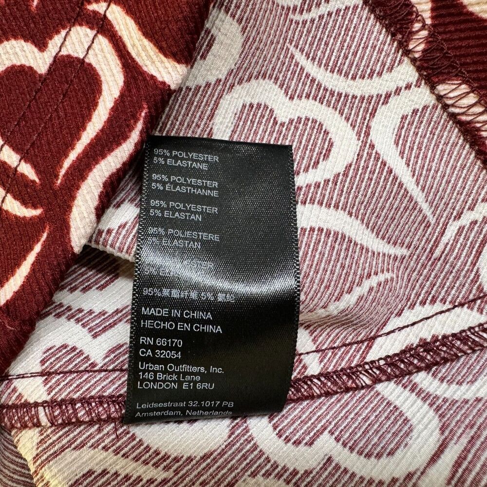 Urban Outfitters Mini Skirt Sz SP Burgundy All Over Print Hearts back zipper