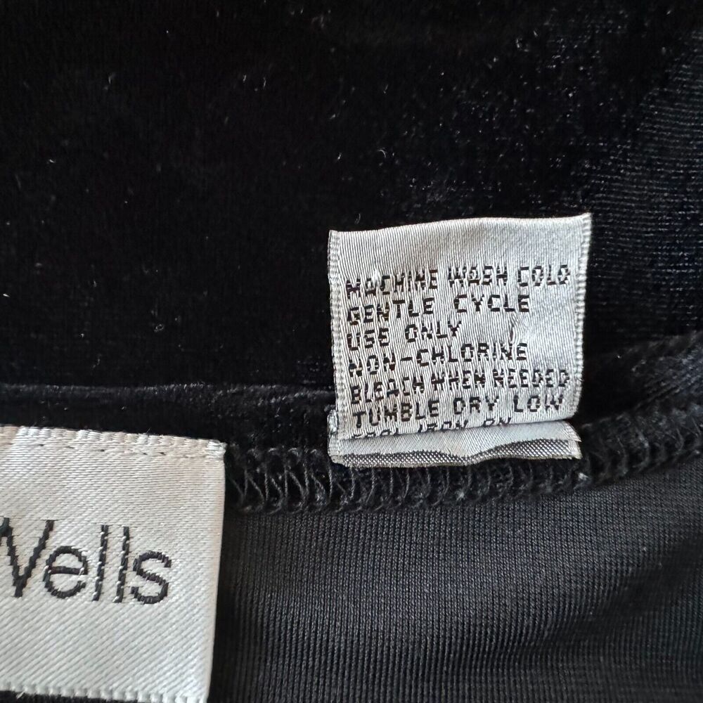 Baxter & Wells Black Top Sz M Velour Boat Neck Long Sleeves