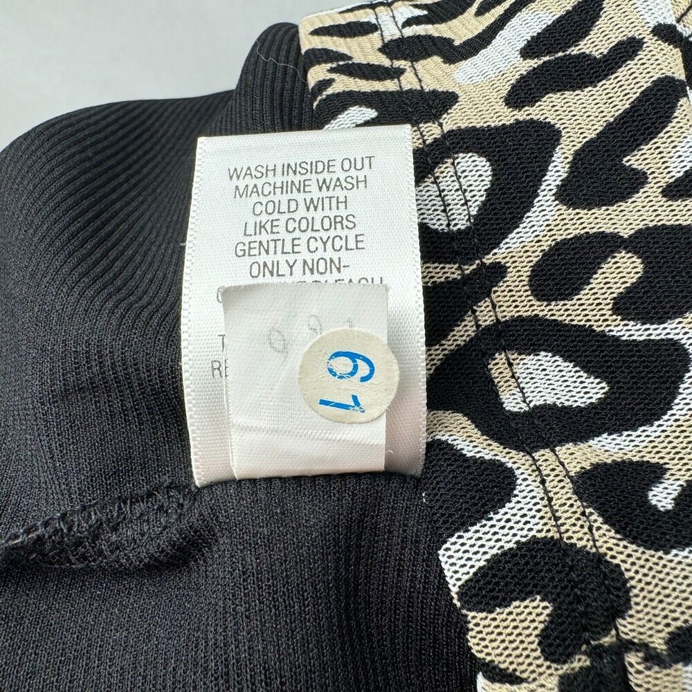 Dana Buchman Top Sz S Animal Print Short Sleeve V-Neck Mesh Lined Stretch