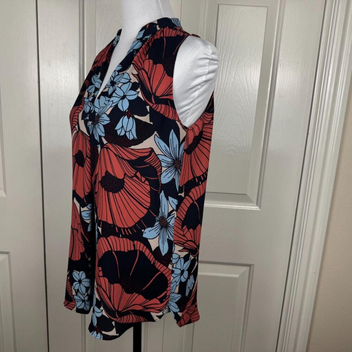 Loft Women Top Sz XS Henley Sleeveless Multicolor Floral Print