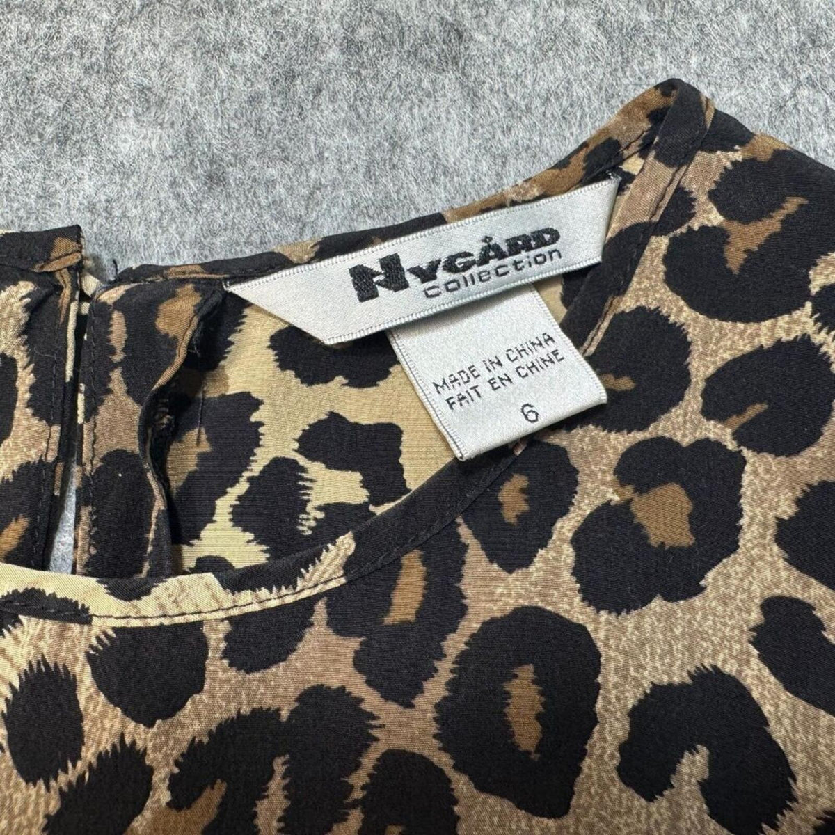 Nygard Collection Women Sz 6 Brown Animal Print Elegant Crew Neck Short Sleeve