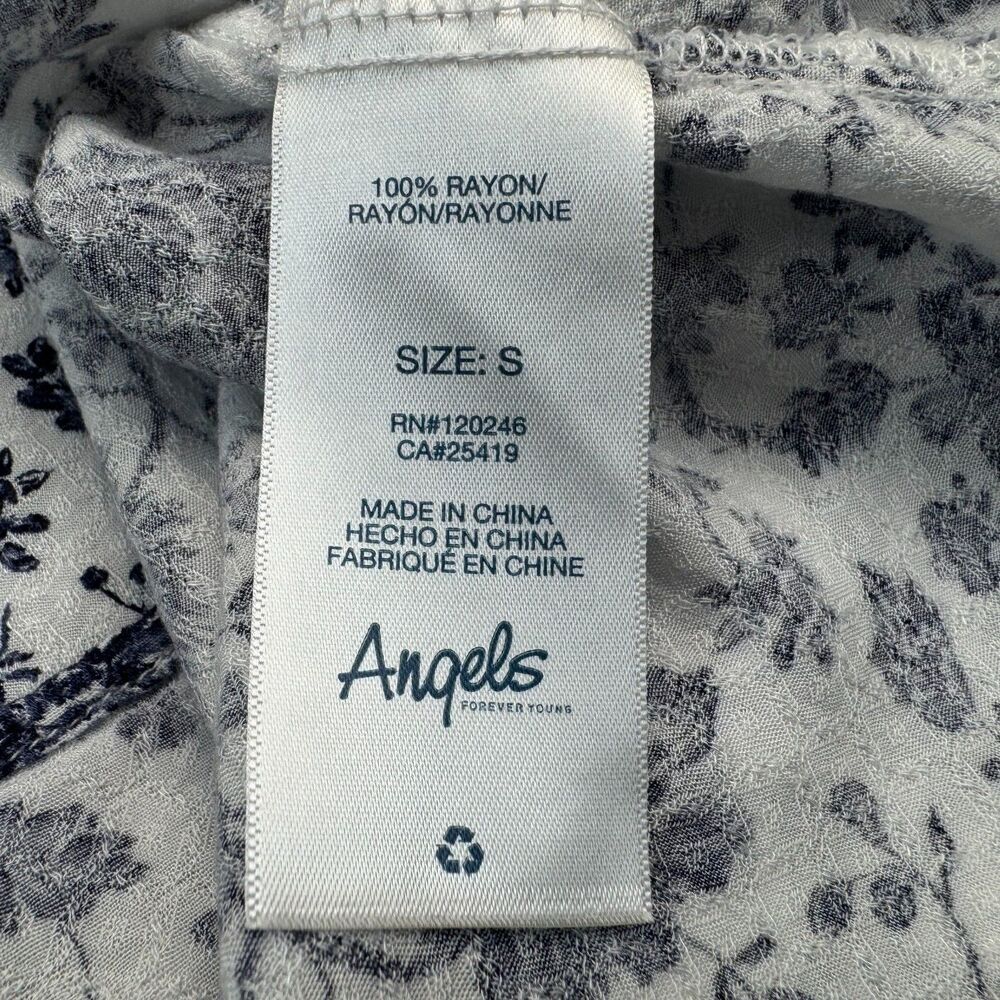 Angels Top Sz S White Navy Blue Floral Round Neck Flutter Sleeve Crochet Trim
