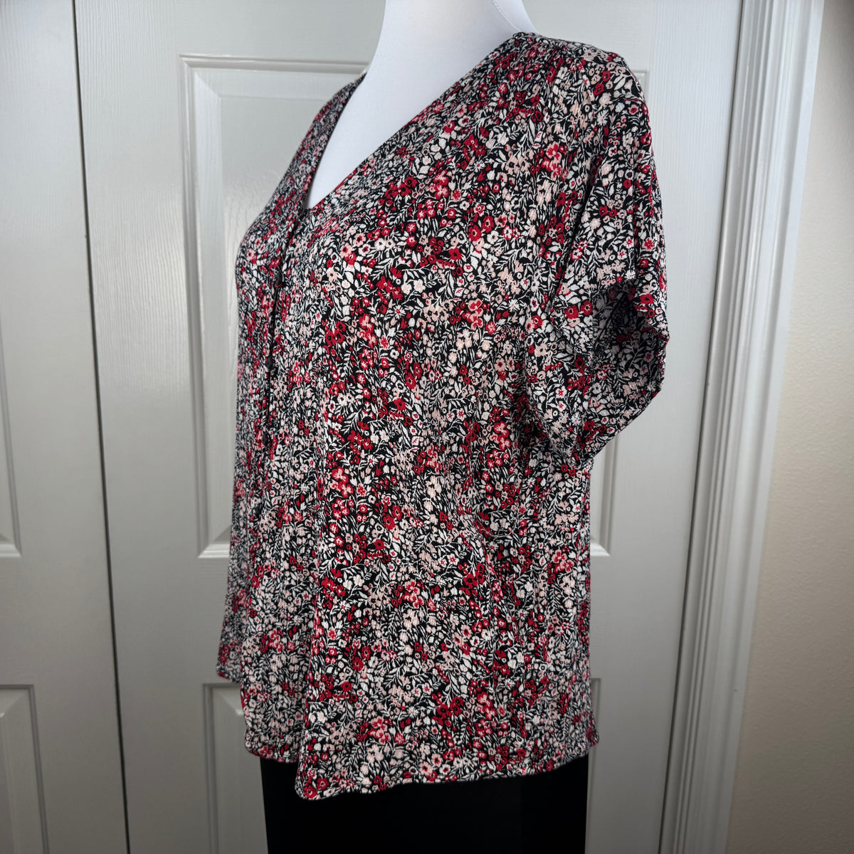 Liz Claiborne Women's Floral Button Front Blouse Black Red Size XXL