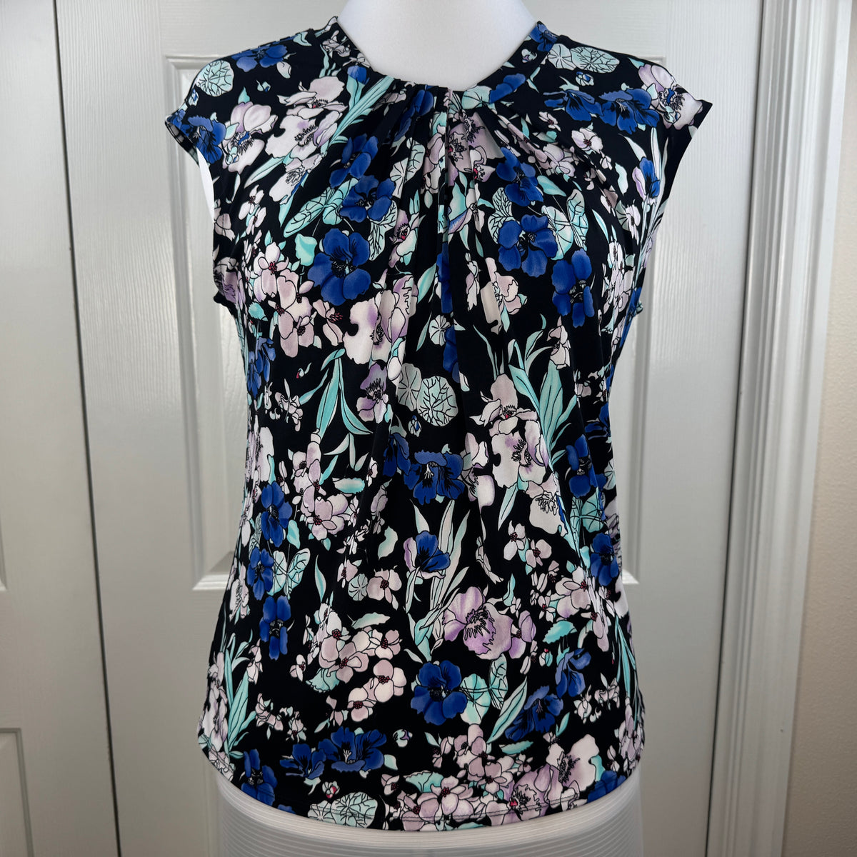 Liz Claiborne Women's Floral Pleated Neck Cap Sleeve Blouse Black Blue Size S