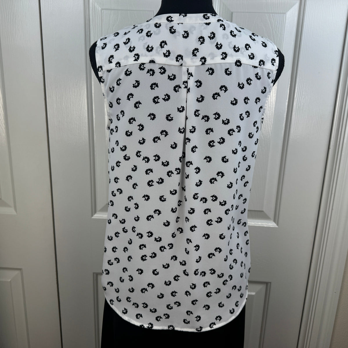 Talbots Petites Women's Floral Sleeveless Pleated Blouse Ivory Black Size SP