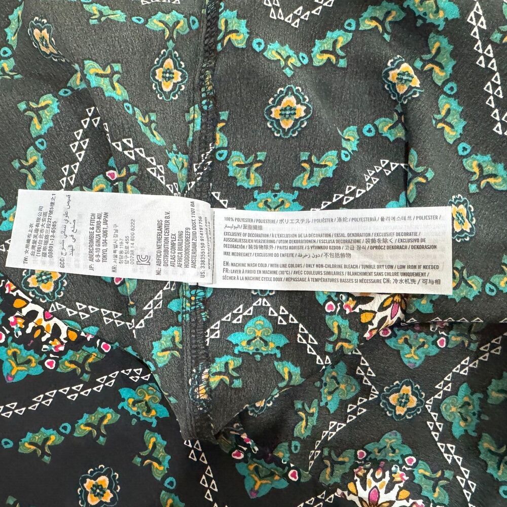 Hollister Crop Top Sz XS Black Green Smocked Sleeveless Strapped