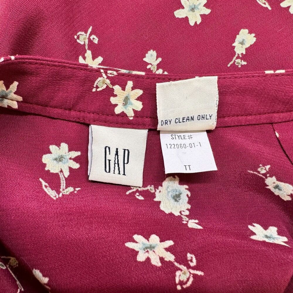 Gap Ladies Flare Skirt Sz 1 Rayon Burgundy white flowers Buttons left front side