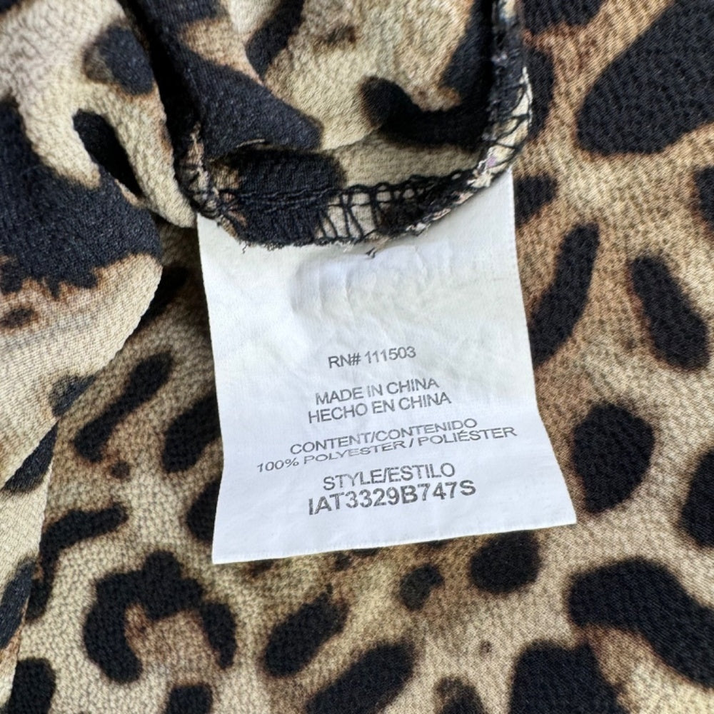 Lily White Top Women Sz M Animal print off should short sleeves scoop neck