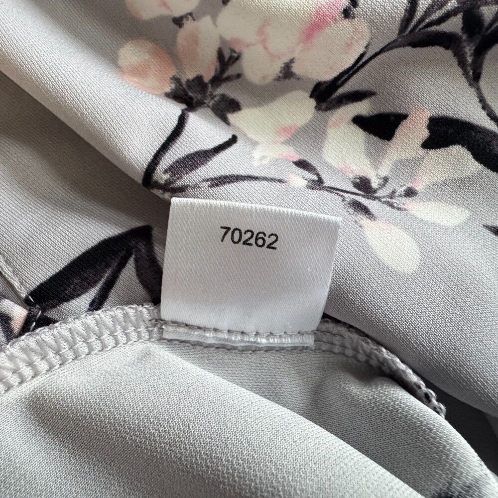 Ann Taylor Blouse Sz S Gray Floral Flutter Elbow Length Sleeve Split Neckline
