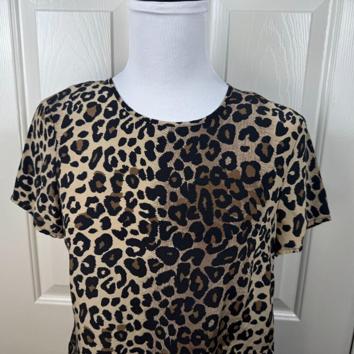 Nygard Collection Women Sz 6 Brown Animal Print Elegant Crew Neck Short Sleeve