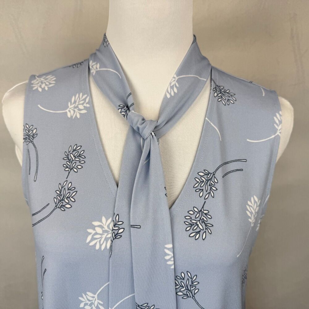 Banana Republic Top Sz S Blue Floral V-Neck Stretch Sleeveless Tie Front