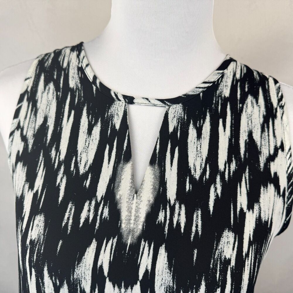 Violet & Claire Women Tank top Sz S Black White Round Neck Keyhole Sleeveless