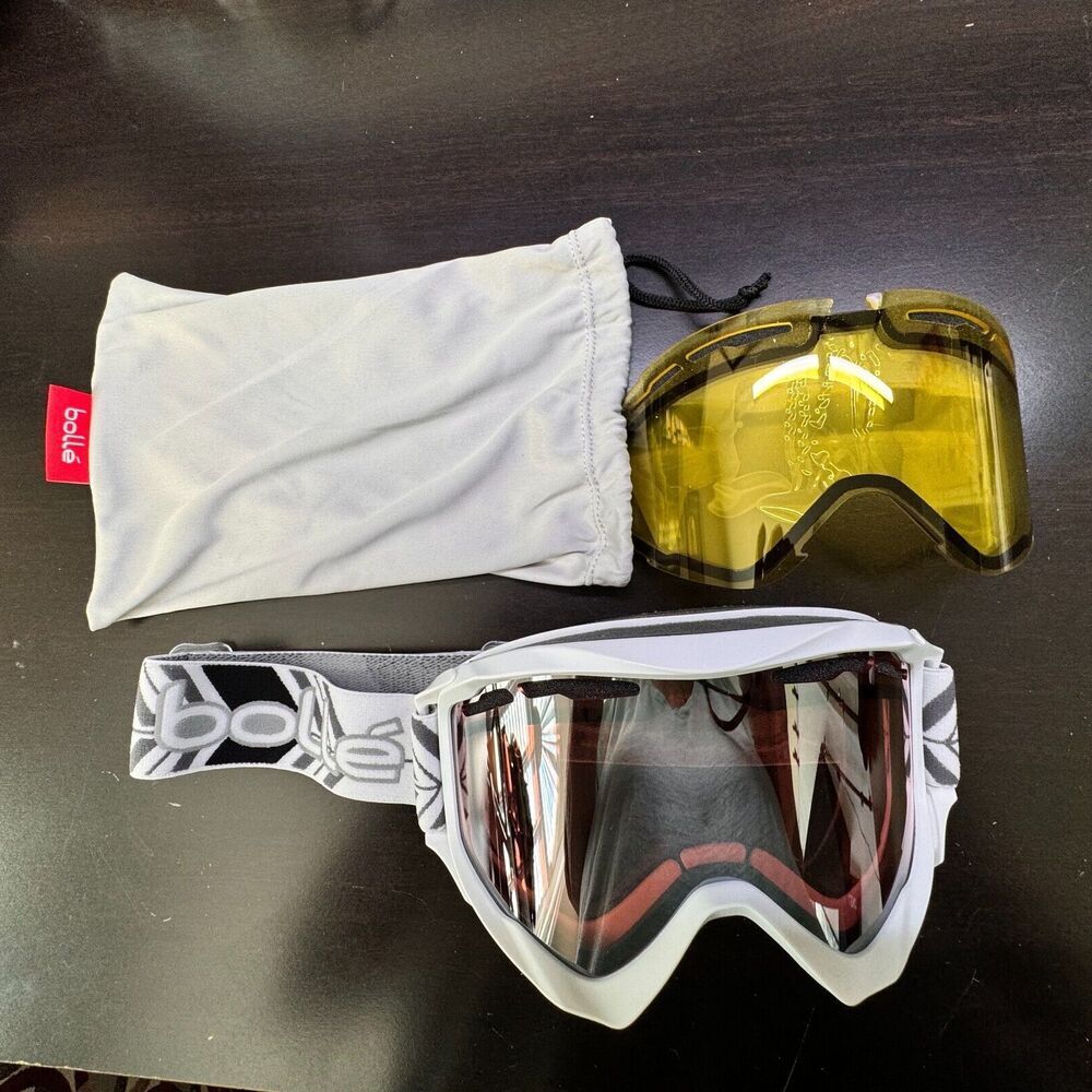 BOLLE GOGGLES White Ski Snowboarding Unise Interchangeable Lens Adult Size