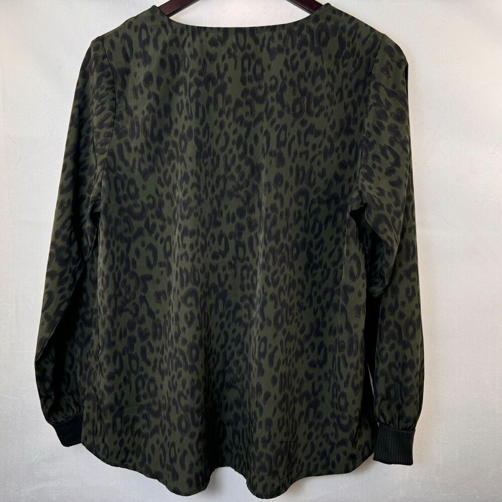 West Kei Ladies Top Sz L Dark Green Black Leopard Print Long Sleeve VNeck