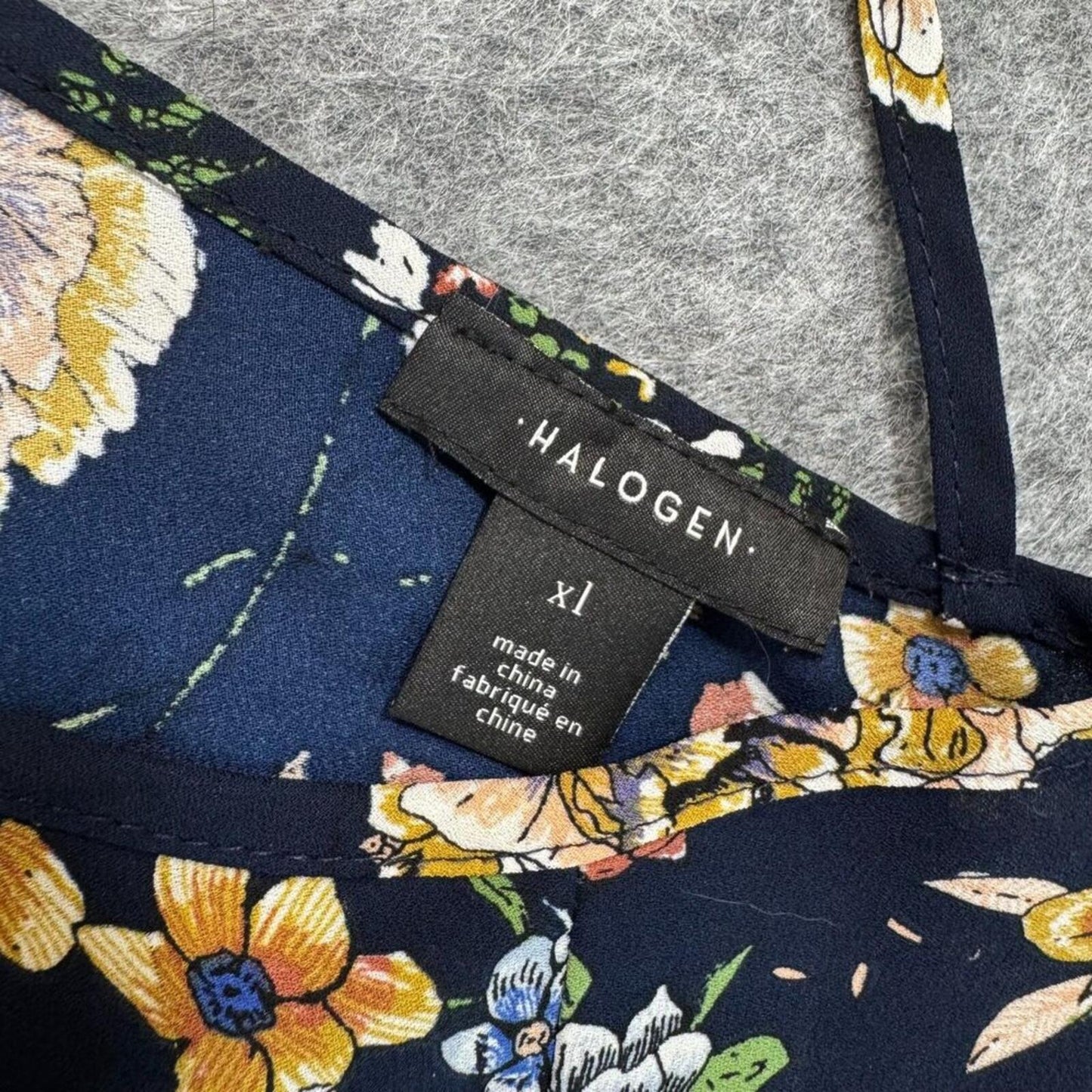Halogen Blouse Sz XL Navy Blue Floral Print V-Neck Cap Sleeve Back Strap