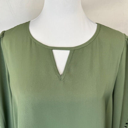 Market & Spruce Tunic Sz L Green Round Neckline Long Cut Out Sleeve Split Back