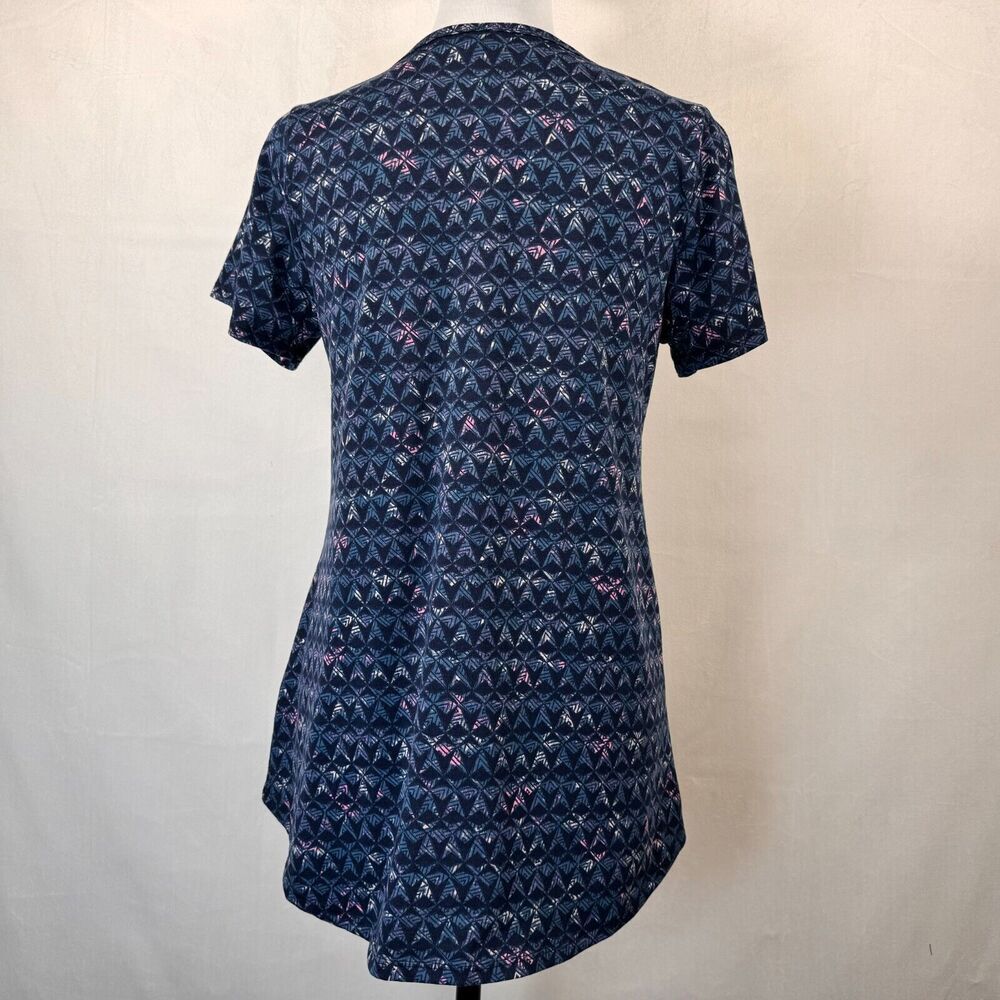 LuLaRoe Classic Top Sz XS Blue Pink Geometric Print Round Neck Short Sleeves