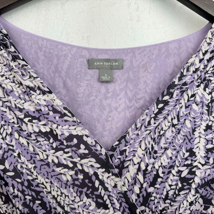 Ann Taylor Top Sz 0 Black and Lilac Print V-Neck Long Sleeve Side Zip 100% Silk