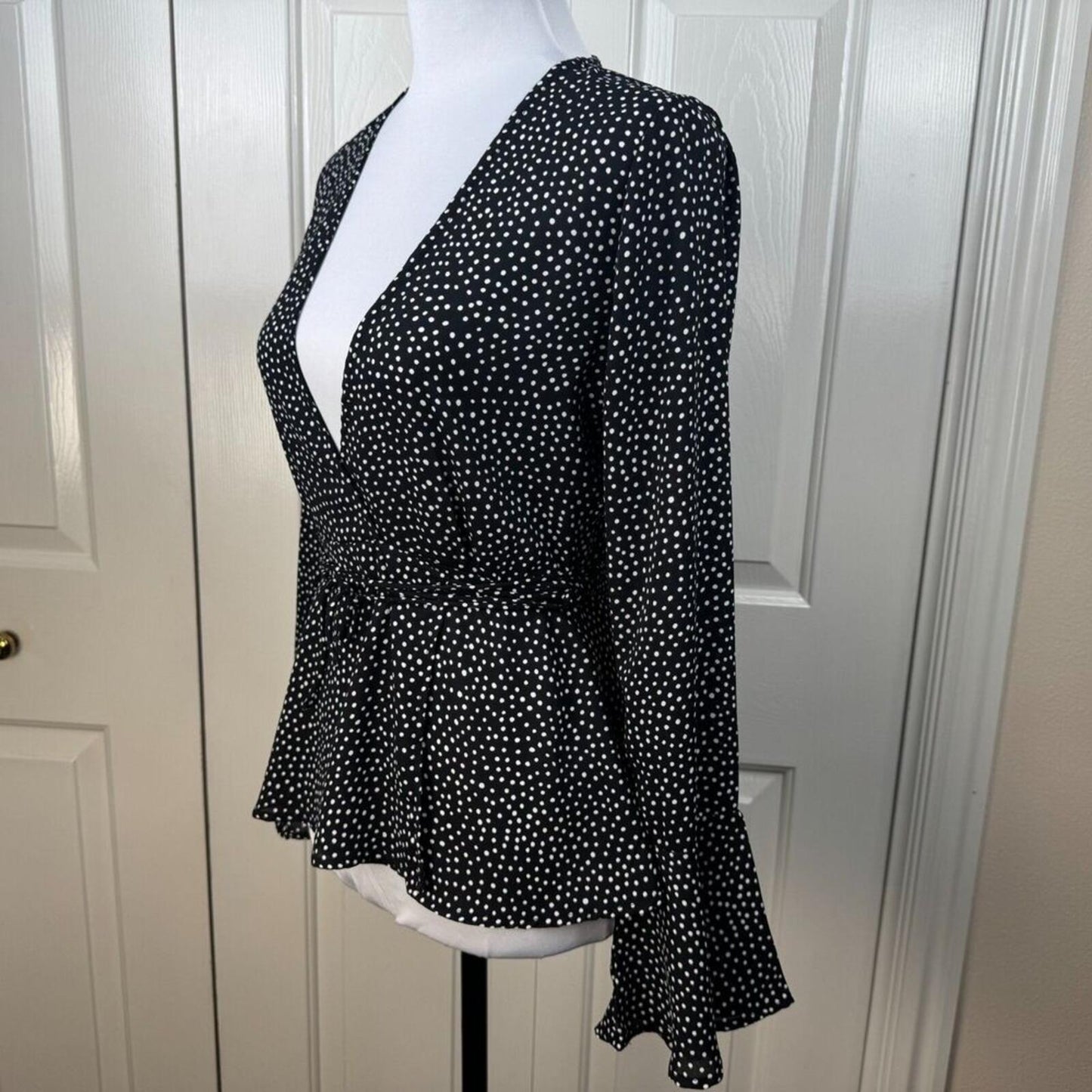 Lulus Women Blouse Sz XS Black White Polka Dot Peplum Wrap Flutter Long Sleeve