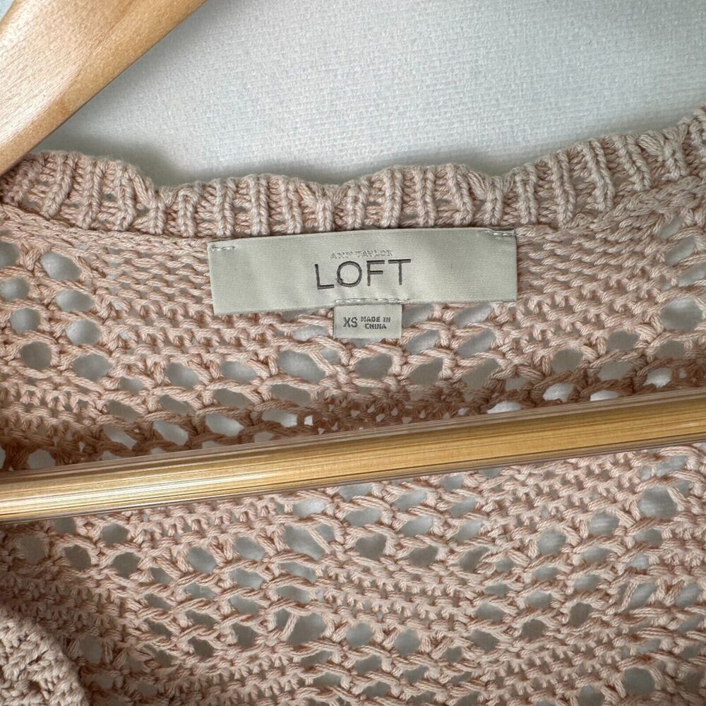 Loft Sweater Sz XS Pullover Open Knit Pale Pink Scalloped VNeck Ribbed waistline