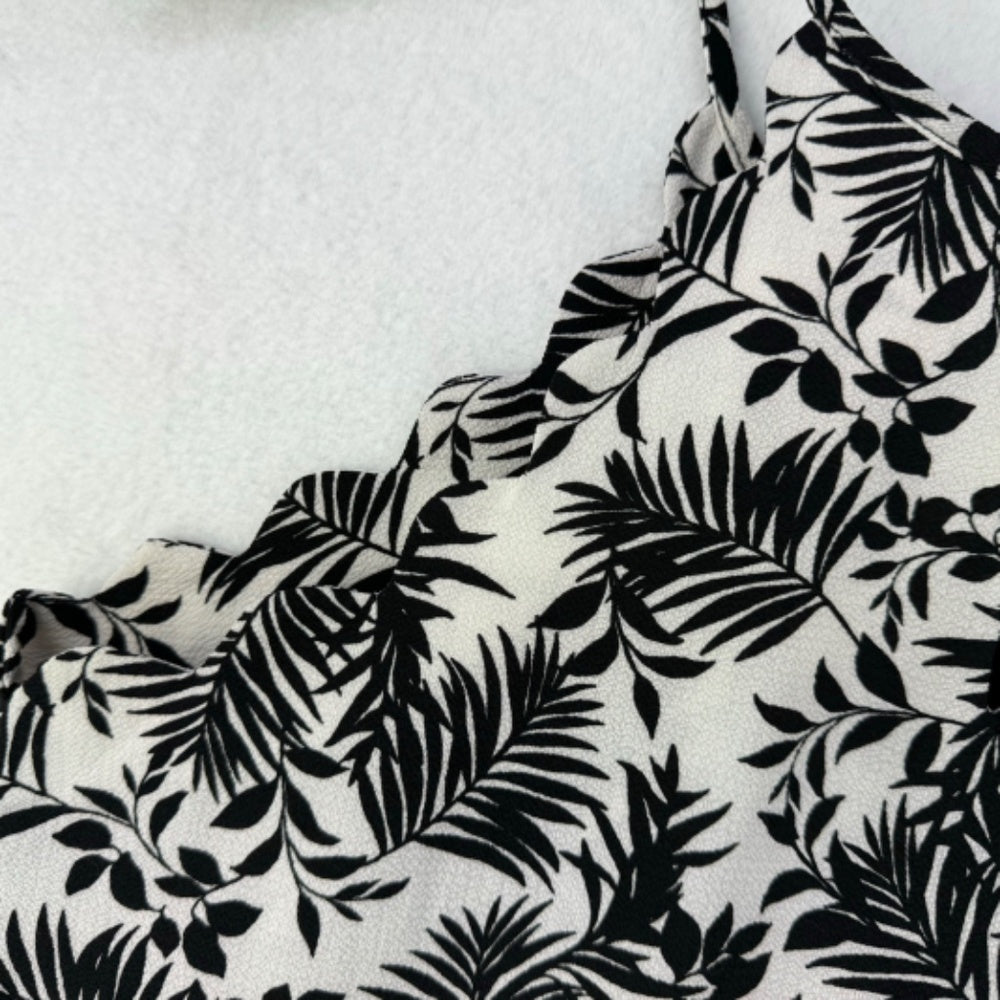 Sweet Wanderer Tank Top Sz S White and black floral scalloped halter