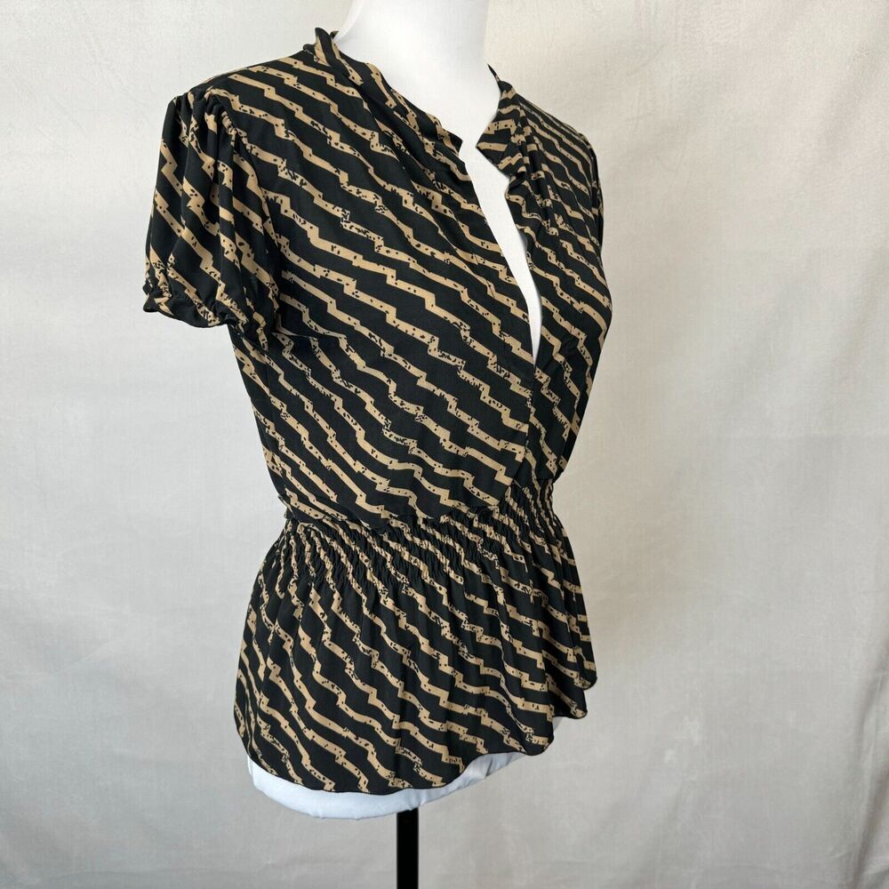 PSE Top Sz M Black Geometric Beige Print Split Neck Peplum Short Balloon Sleeve