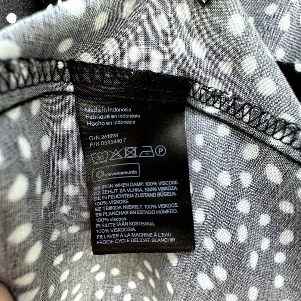 Divided H&M Blouse Women Size 6 collar button down sleeveless Black White spots