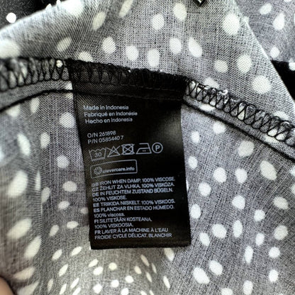 Divided H&M Blouse Women Size 6 collar button down sleeveless Black White spots