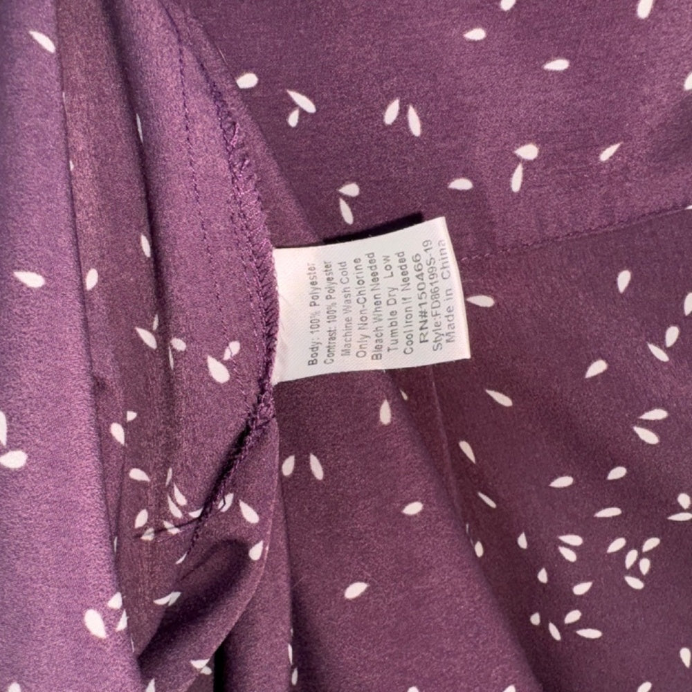 Fun2Fun Top Sz M V-Neck Cap Sleeves Plum with White Drops Print