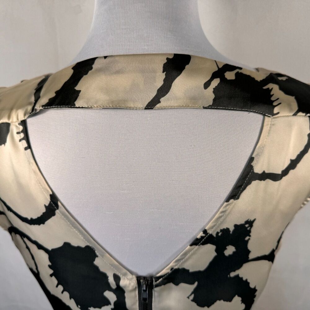 Sound & Matter Blouse Sz M Ivory Charcoal V-Neck Sleeveless Peplum Zip Open Back