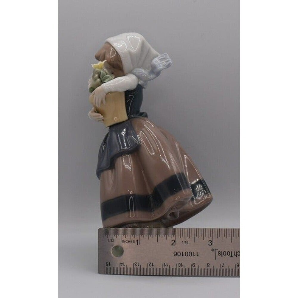 Lladro 5223 Spring is Here Vintage Figurine