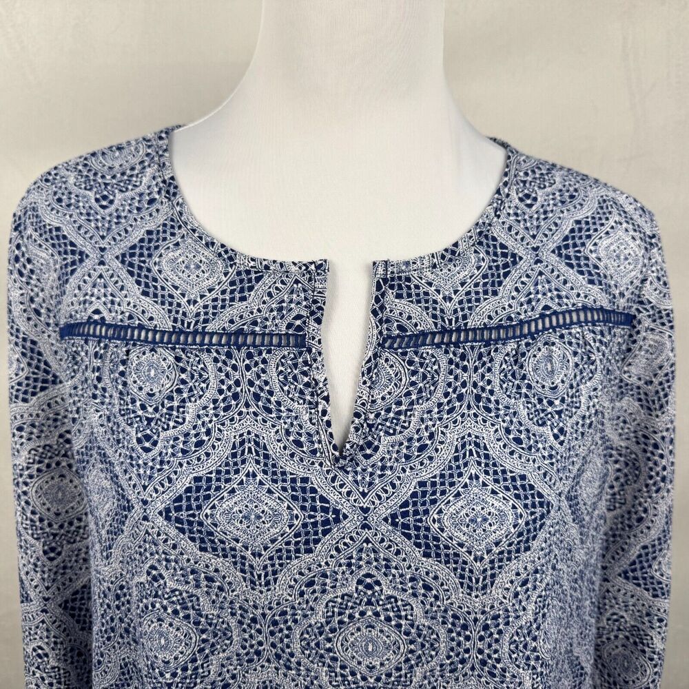 Fever Women Top Sz M Blue White Print Split Neck 3/4 Sleeve Ladder Trim