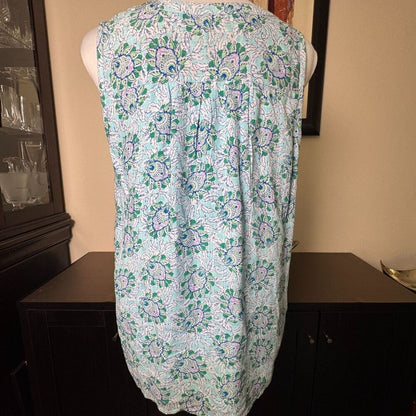 LOFT Top Sz S Light Blue Floral Pintuck Split Neck Henley Lined Fabric Button