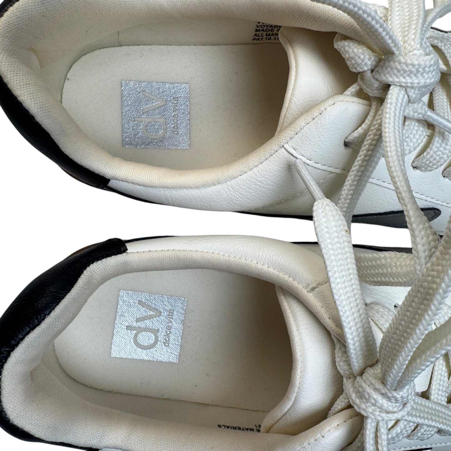 Insole and interior lining view of Dolce Vita Voyage sneakers size 8.5.