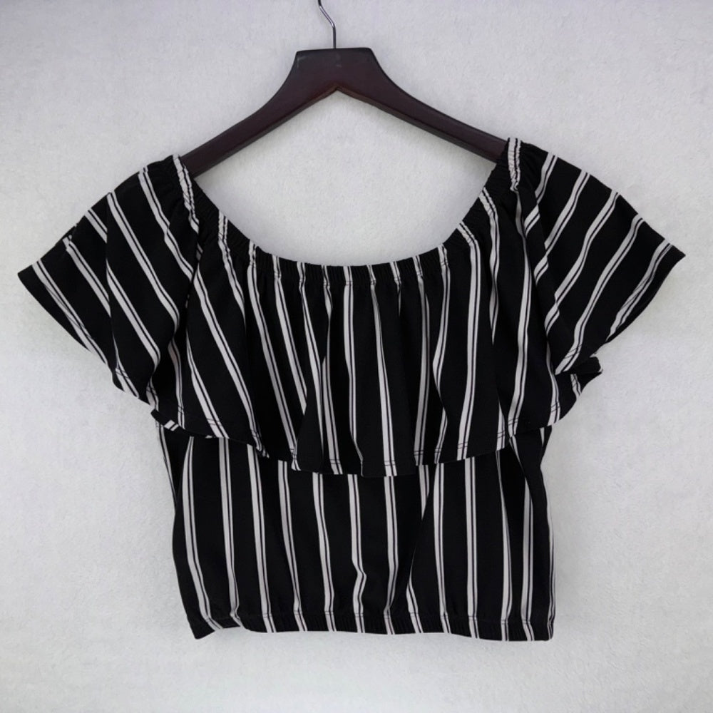 Feathers Ladies Crop Top Sz L Striped Black White Ruffled Sleeves
