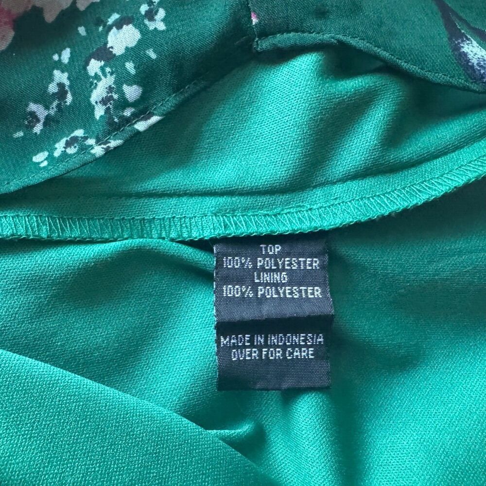 BWear Women Top Sz S Lined VNeck Front Ruffle Sleeveless Green Floral Multicolor