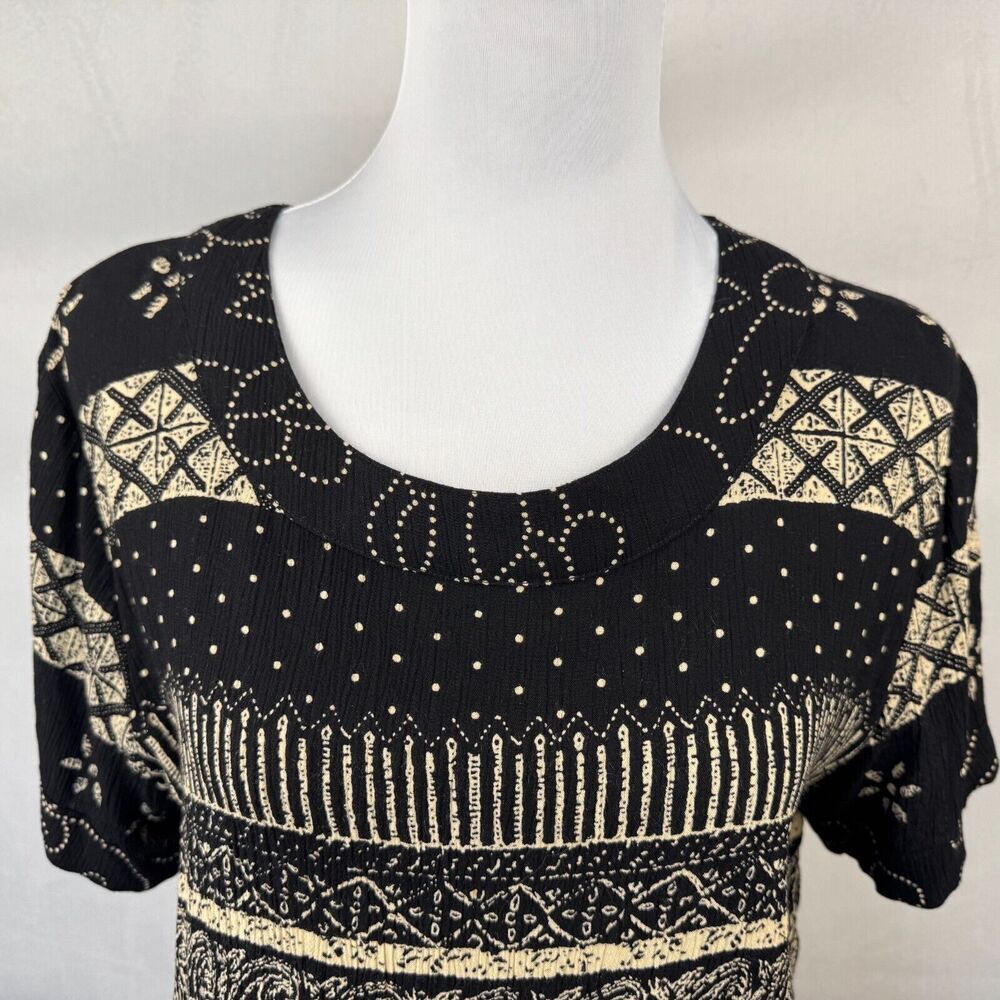 Draper’s & Damon’s Women Shirt Sz M Black Tan Round Neck Short Sleeve Rayon