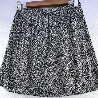 Divided H&M Floral circle skirt White with black flowers Size 10