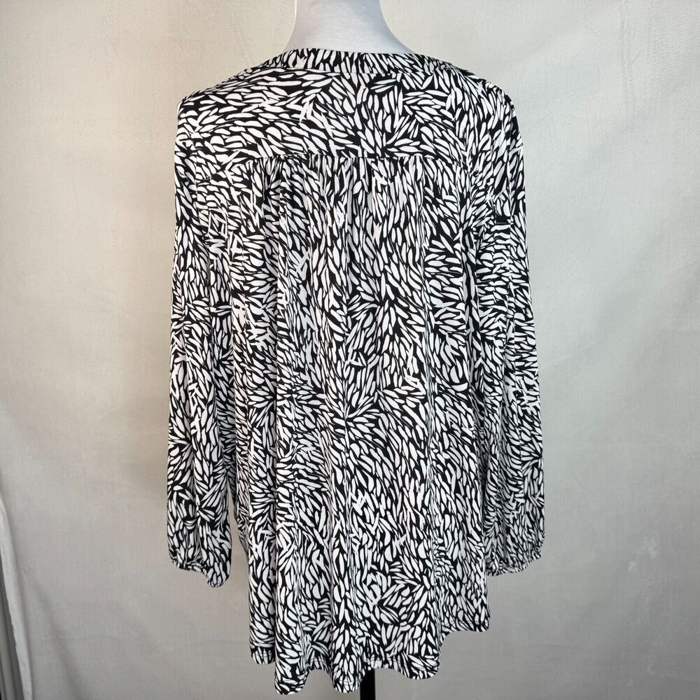Vince Camuto Black White Top Sz XXL VNeck Elastic Cuff Long Sleeve Pullover