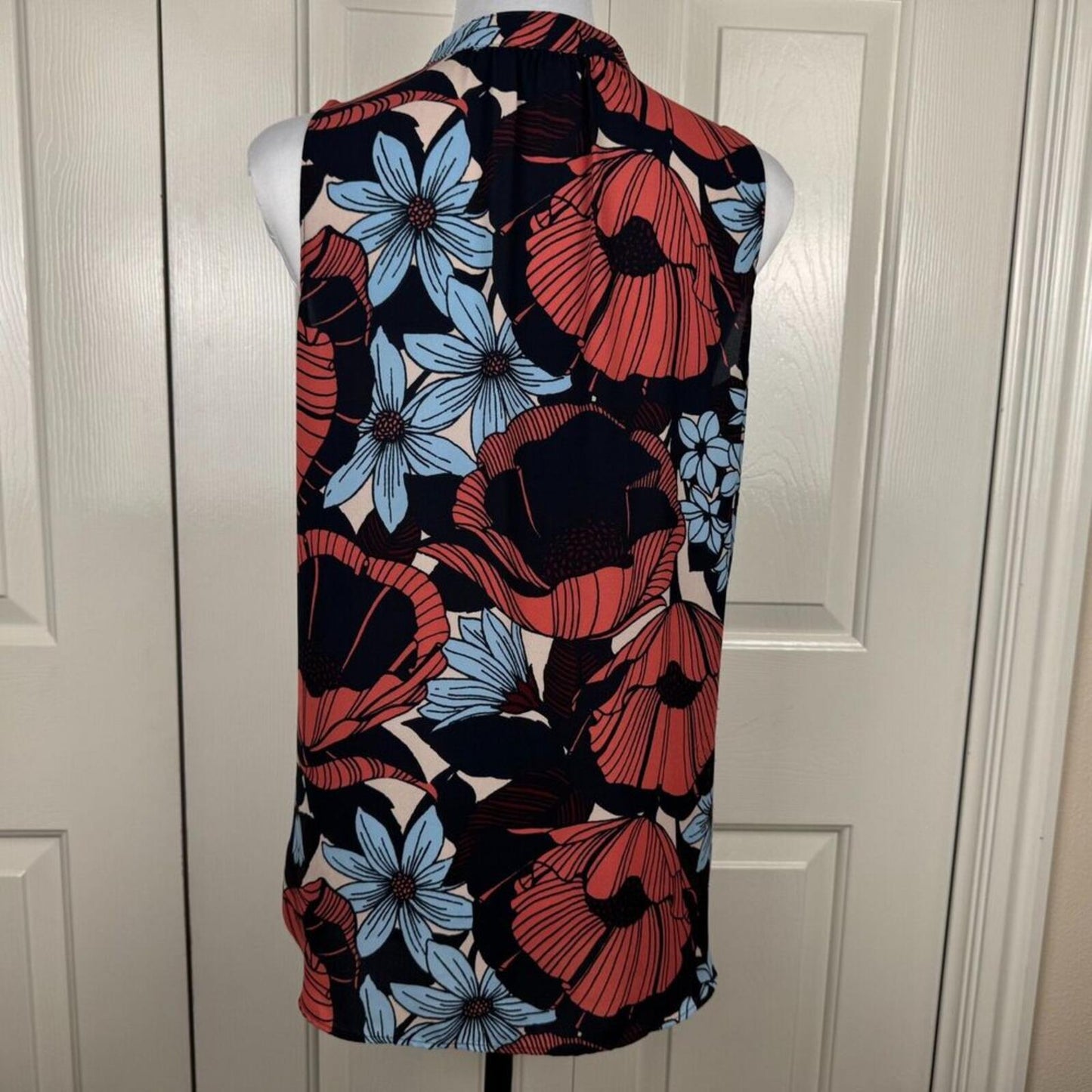 Loft Women Top Sz XS Henley Sleeveless Multicolor Floral Print