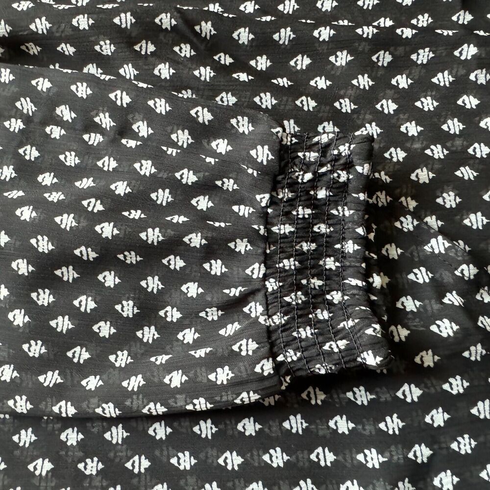 Princess Vera Wang Sz M Sheer Black Top white Print Boho Long Sleeve Split Neck