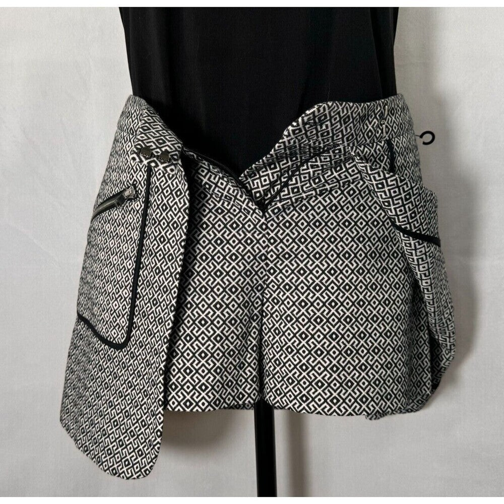 Intermix NWT Ladies Skort Sz S Cotton Blend Black White 4 pockets zipper closure