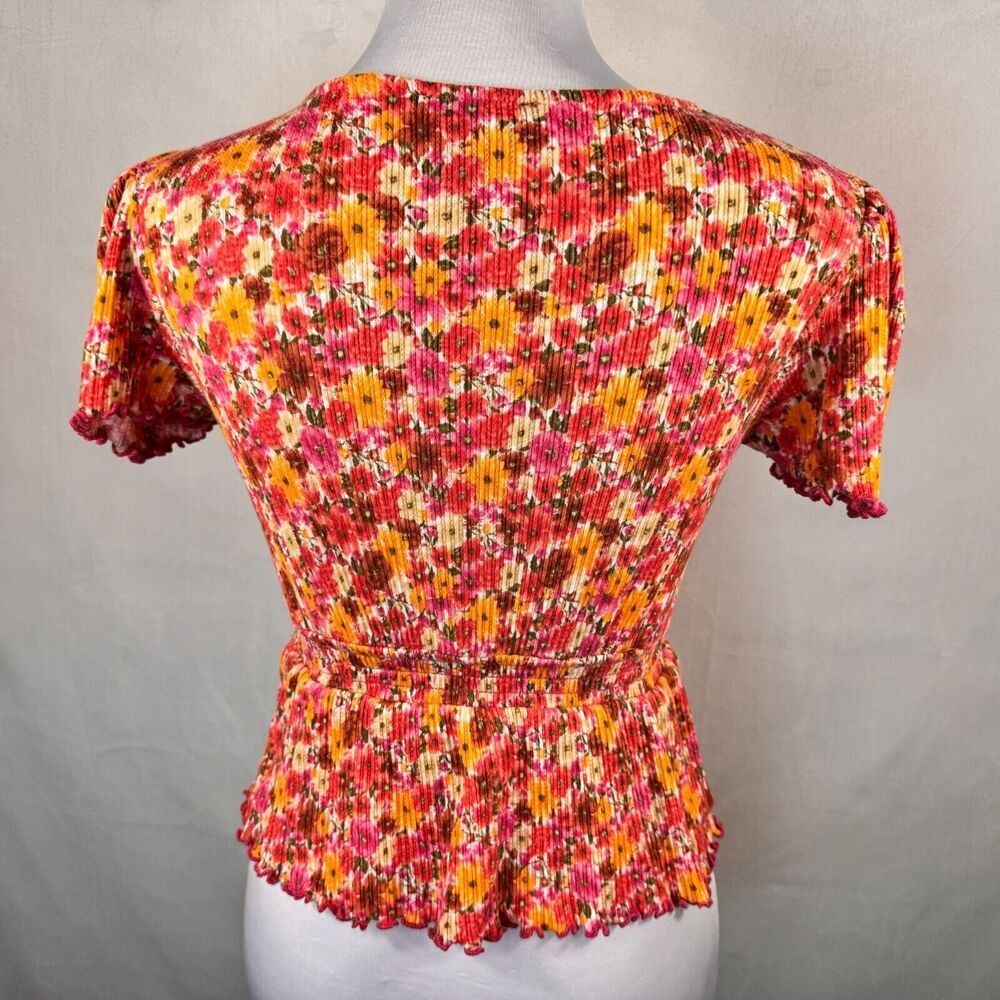 Forever 21 Ladies Sz S Blouse Ribbed Stretch Peplum Floral Short Sleeve V-Neck