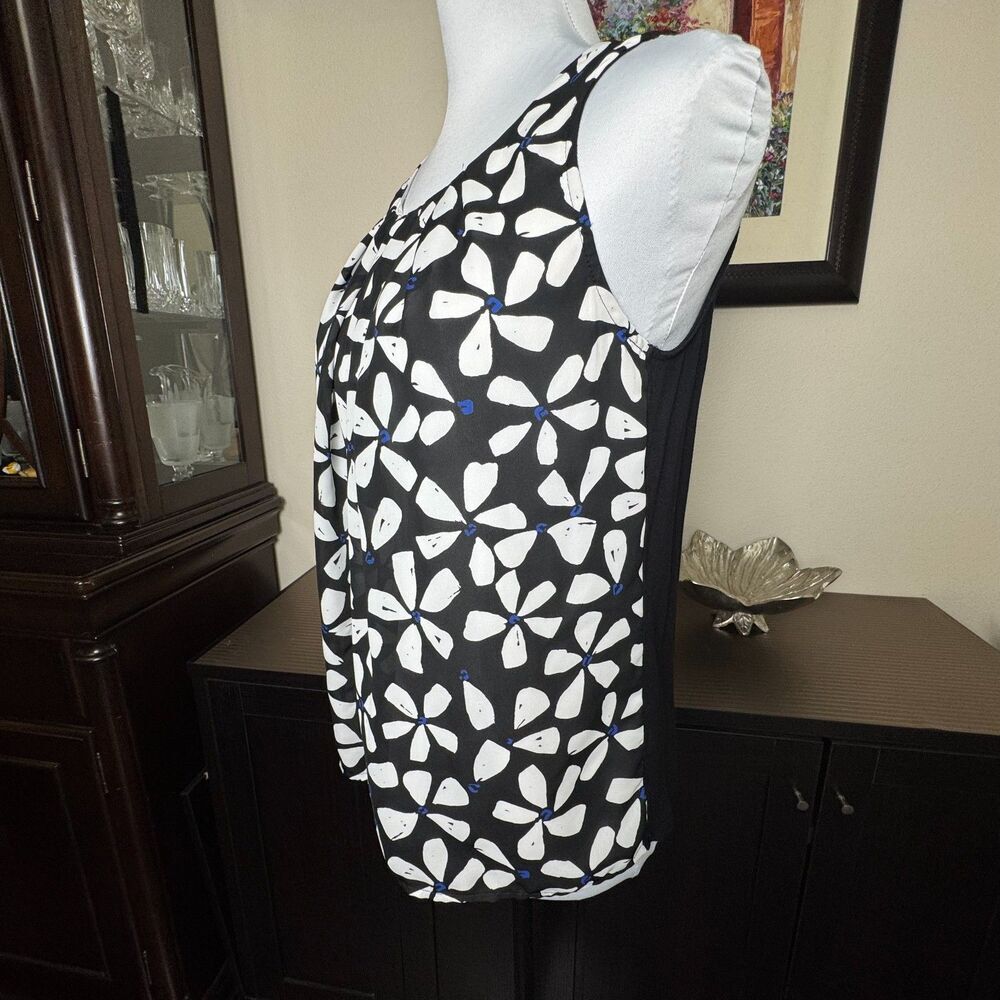 ELLE Top Sz S Black White Floral Pleated Round Neck Sleeveless Back Keyhole