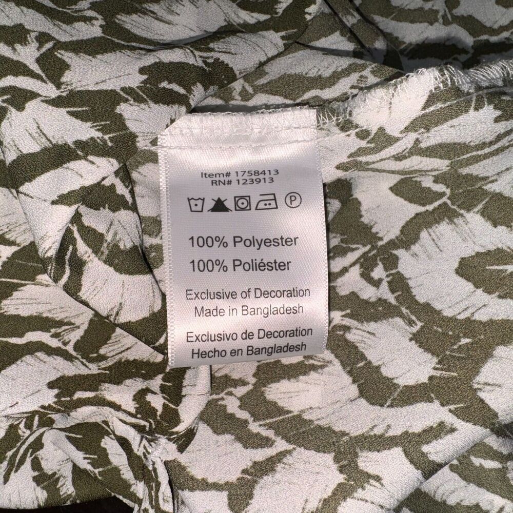 Jachs Girlfriend Blouse Sz S Notch V-Neck hidden button 3/4 sleeve green print
