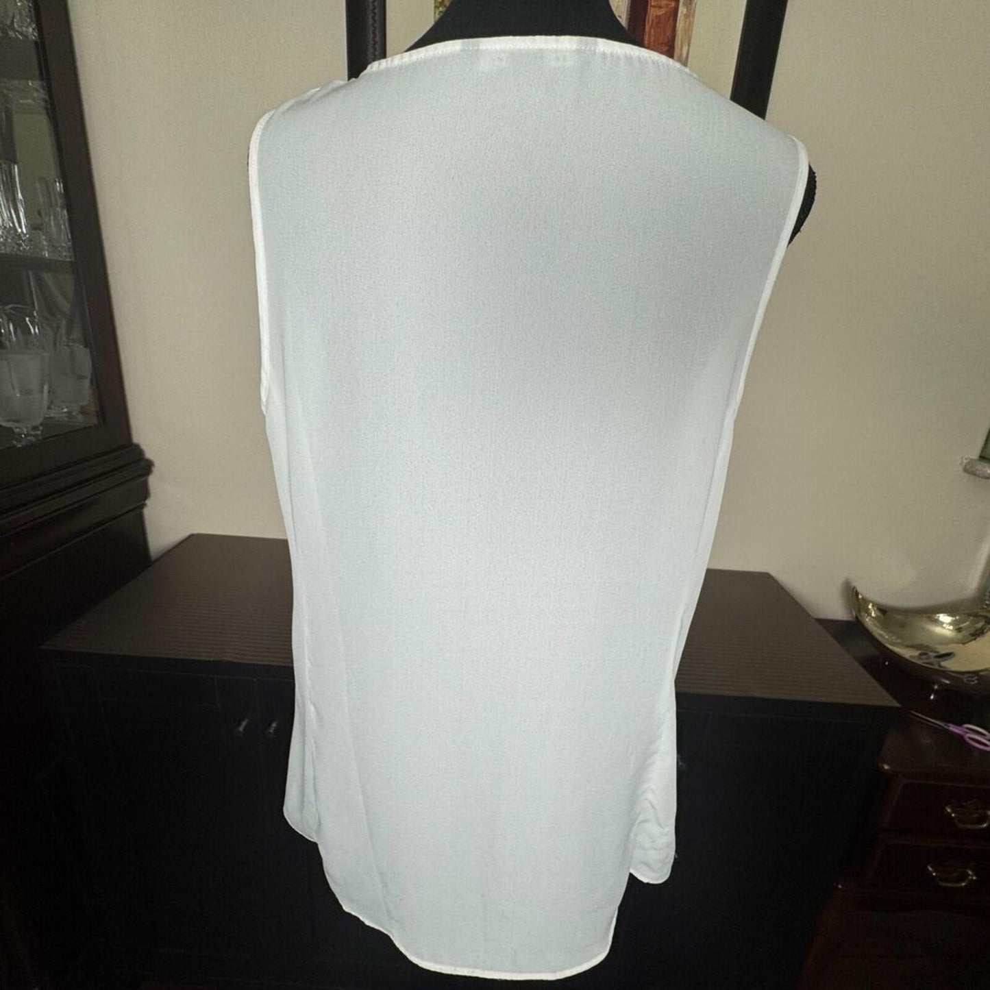 Zac & Rachel Top Sz M Sheer White Blouse Crochet Design On Front Sleeveless