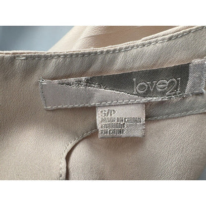 Forever 21 Ladies Blouse Sz S Beige Boat Neck Back Button Blouse Short Sleeve