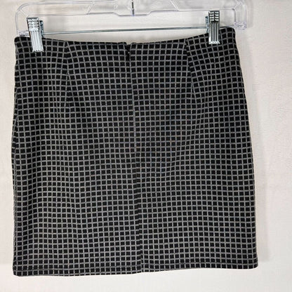 Forever 21 Mini Skirt Sz S Black and gray back zipper front hem slit